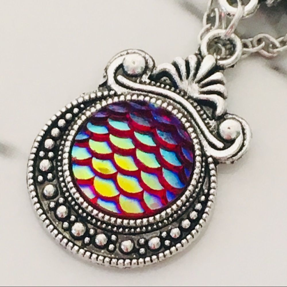 Iridescent Purple Green Mermaid Silver Tone Necklace NWT